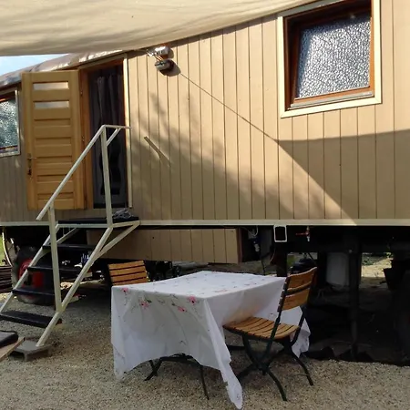 Luxury Beach Caravan * Győr